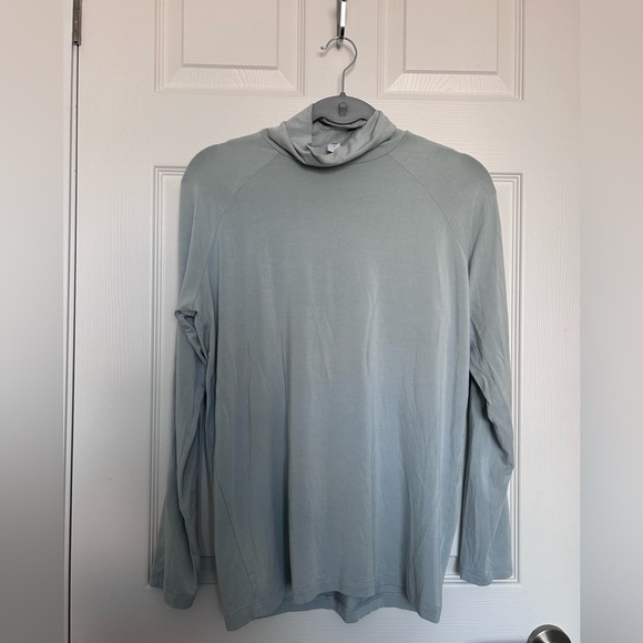 Athleta long sleeve soft cold shoulder solid turtleneck top on grey. Size M - Picture 4 of 8